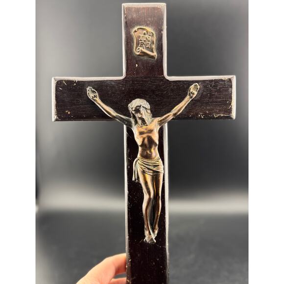 Vintage Wooden Crucifix with Metal Jesus - Picture 3 of 6